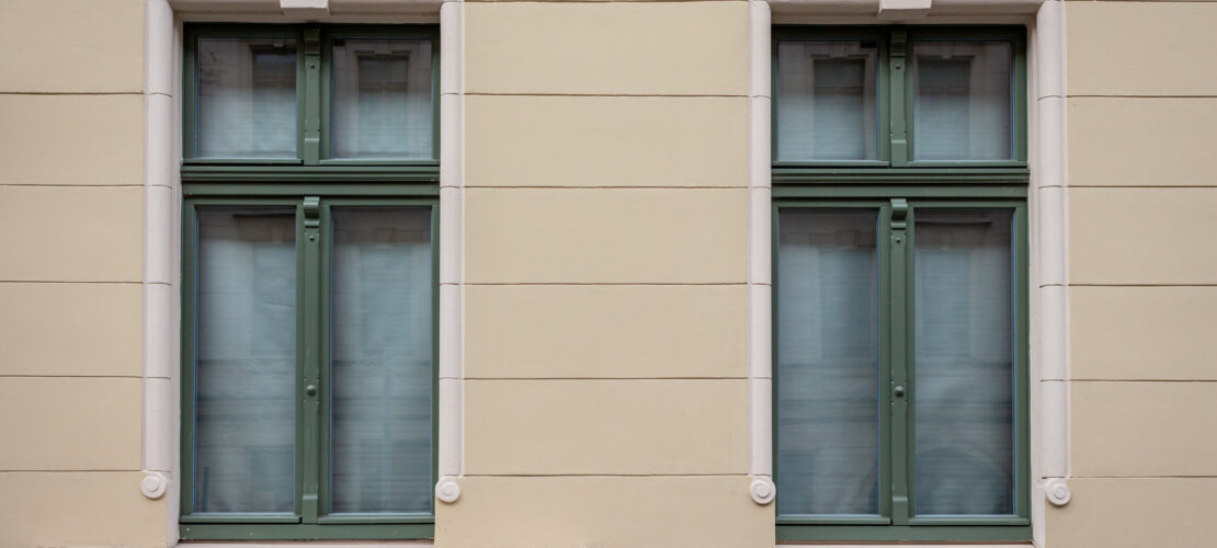Fenster zur Straße.